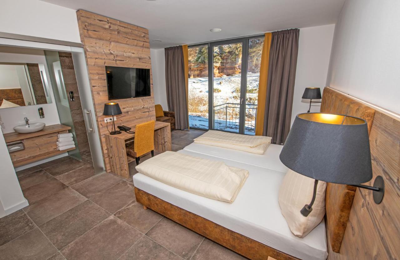 Landhotel Weihermuehle Thaleischweiler-Froschen ภายนอก รูปภาพ