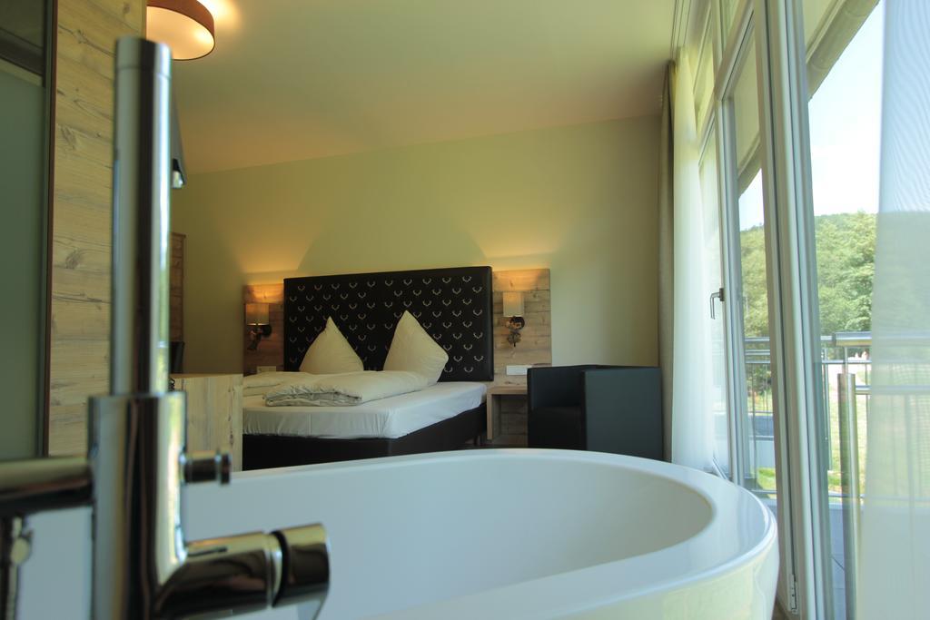 Landhotel Weihermuehle Thaleischweiler-Froschen ภายนอก รูปภาพ